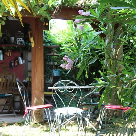 Les Pascals Bed & Breakfast