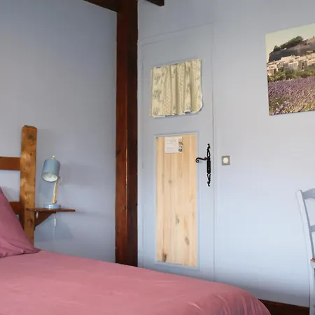 Les Pascals Bed & Breakfast 3*